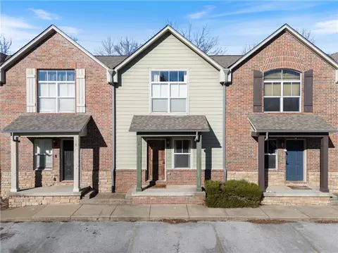 2212 Karrington Rdg #D, Springdale, AR 72762