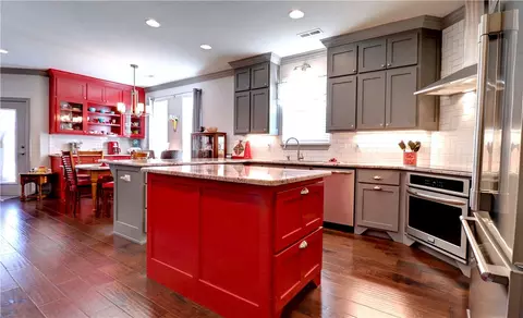 Kitchen - 5753 Staro Ln, Springdale, AR 72762 photo 4 of 9
