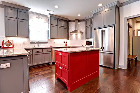Kitchen - 5753 Staro Ln, Springdale, AR 72762 photo 2 of 9