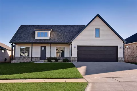 901 Petit Jean St, Prairie Grove, AR 72753
