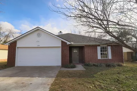 1729 Oxford Pl, Springdale, AR 72764