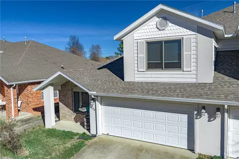 11058 Rose Ct, Farmington, AR 72730