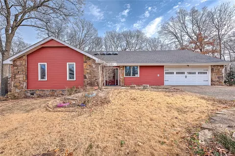 4 Branchwood Ln, Bella Vista, AR 72715
