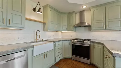 Kitchen - 12145 Flowers Rd, West Fork, AR 72774 photo 1 of 4