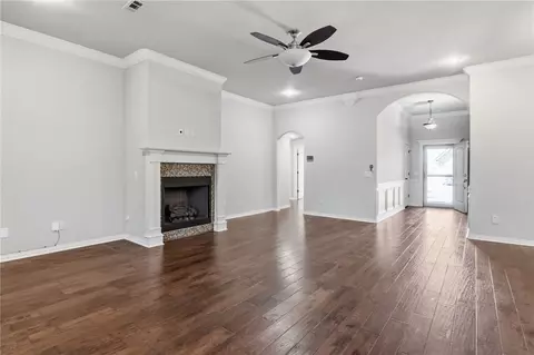 Living - 4323 Cornwall St, Springdale, AR 72762 photo 2 of 2