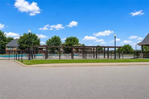 Exterior - 4323 Cornwall St, Springdale, AR 72762 photo 4 of 5