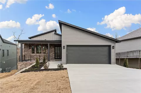 28 Reading Ln, Bella Vista, AR 72714
