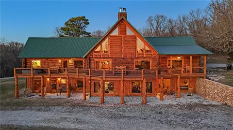 1709 Star Hollow Rd, Washburn, MO 65772