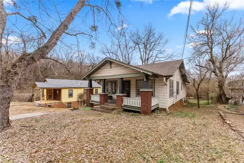 205 E Spring St, Fayetteville, AR 72701