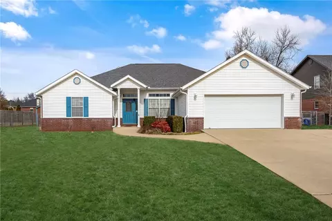 2103 W Green Acres Dr, Rogers, AR 72758