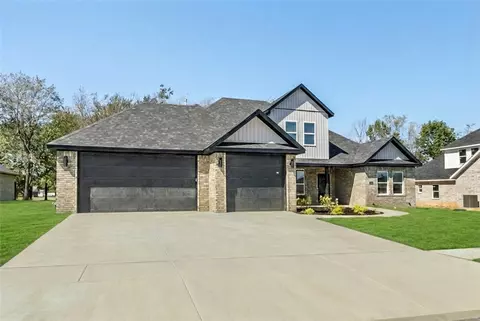 Exterior - 1330 Greyback Ln, Centerton, AR 72719 photo 3 of 7