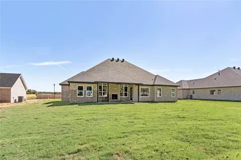 Exterior - 1330 Greyback Ln, Centerton, AR 72719 photo 6 of 7