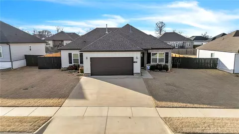 421 N Otoe St, Farmington, AR 72730