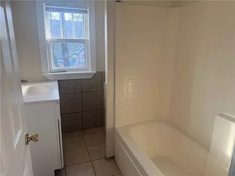 Bath - 318 Ruby St, Springdale, AR 72764 photo 1 of 1