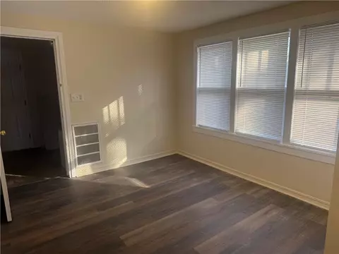 Living - 318 Ruby St, Springdale, AR 72764 photo 2 of 3