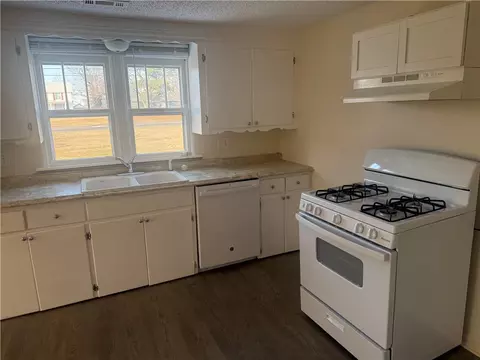 Kitchen - 318 Ruby St, Springdale, AR 72764 photo 1 of 2