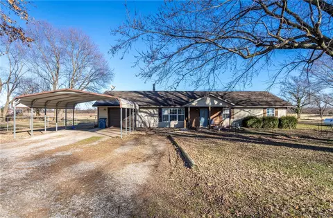 1651 W Highway 12, Gentry, AR 72734