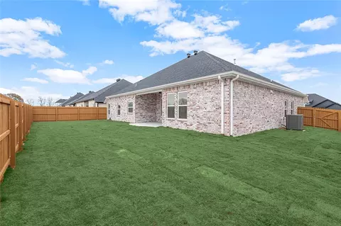 Exterior - 410 Bronco St, Centerton, AR 72719 photo 3 of 4