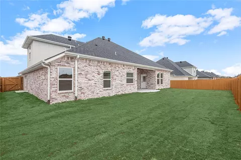 Exterior - 410 Bronco St, Centerton, AR 72719 photo 2 of 4