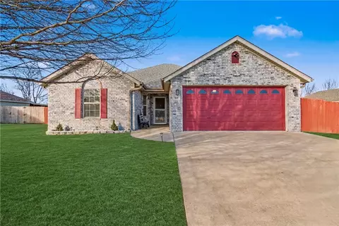 958 Raspberry St, Elkins, AR 72727