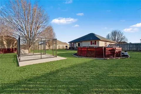 Exterior - 958 Raspberry St, Elkins, AR 72727 photo 5 of 6