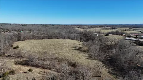 002 Madison 8350, Huntsville, AR 72740
