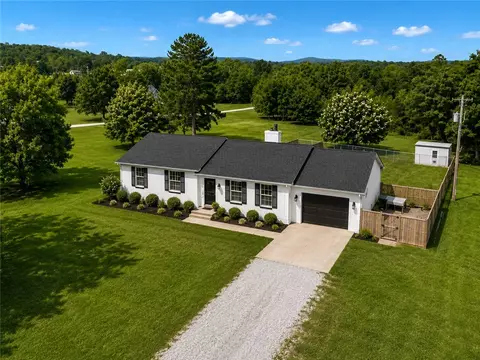 11322 SW Campbell Rd, Fayetteville, AR 72701