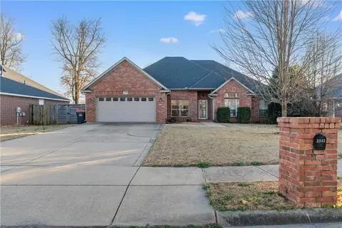 2345 Tall Tree Ln, Springdale, AR 72762