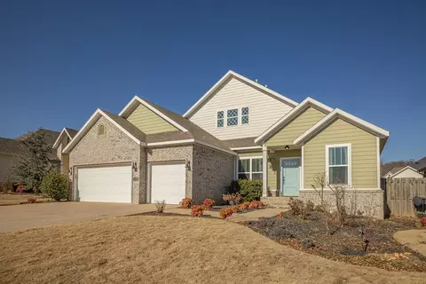 4746 W Canyon Run Dr, Fayetteville, AR 72704