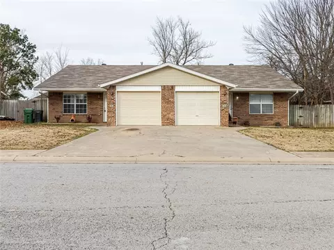 801 Glendale Ln, Rogers, AR 72758