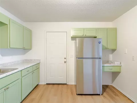 Kitchen - 801 Glendale Ln, Rogers, AR 72758 photo 3 of 3