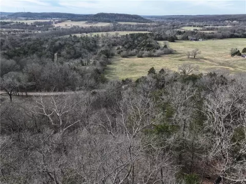 812 Rockwood Rd, Pineville, MO 64856