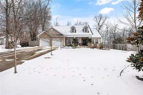 18 Sullivan Dr, Bella Vista, AR 72714