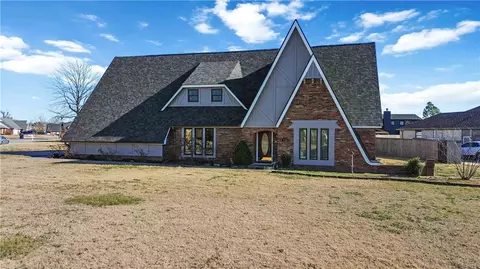 2514 W Orleans Dr, Rogers, AR 72758