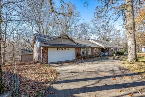 14637 Bogey Ln, Rogers, AR 72756
