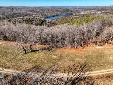 347 Ridgeline Rd, Eureka Springs, AR 72632