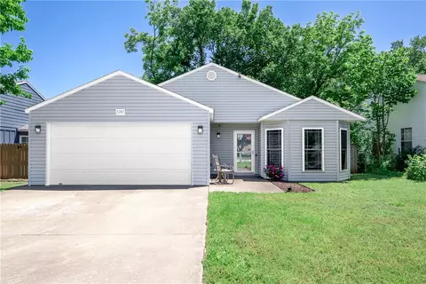1210 Spring St, Bentonville, AR 72712