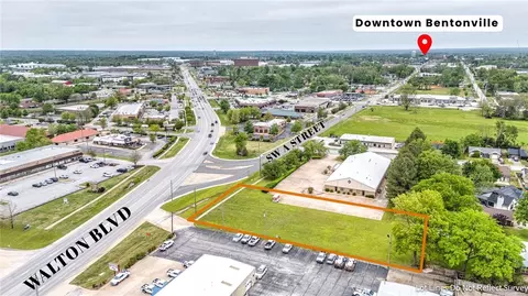 1601 SW A St, Bentonville, AR 72712
