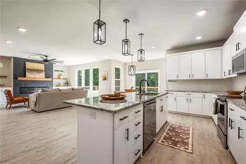 31 Monikie Dr, Bella Vista, AR 72715