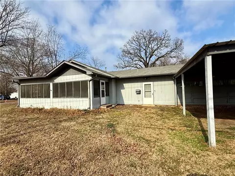 201 E H St, Russellville, AR 72801