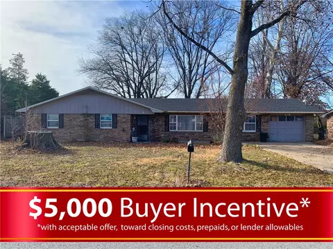 1302 B St, Bentonville, AR 72712