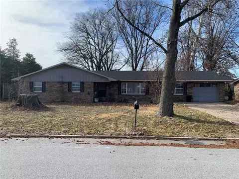 1302 B St, Bentonville, AR 72712