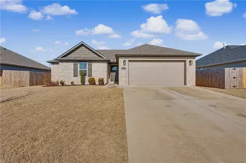 1807 E Hudson Dr, Siloam Springs, AR 72761