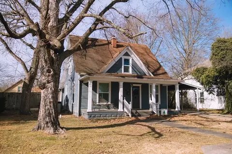 Exterior - 712 S Cherry St, Harrison, AR 72601 photo 2 of 10