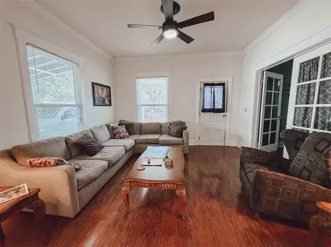 Living - 712 S Cherry St, Harrison, AR 72601 photo 1 of 3