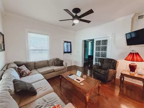 Living - 712 S Cherry St, Harrison, AR 72601 photo 2 of 3