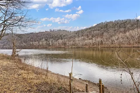 228 S Riverview Rd, Mountain View, AR 72560 photo 5