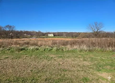 1199 NW Oak St, Gentry, AR 72734