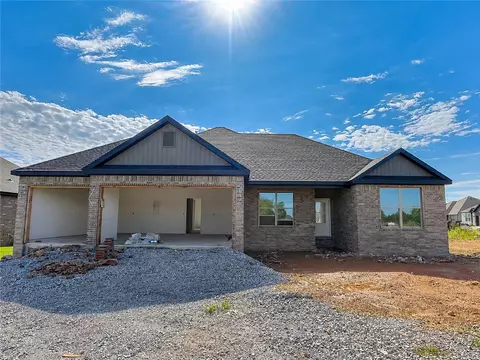 4749 Cowboy St, Springdale, AR 72762