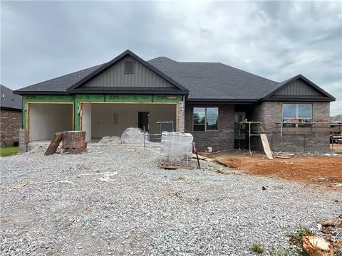 4749 Cowboy St, Springdale, AR 72762